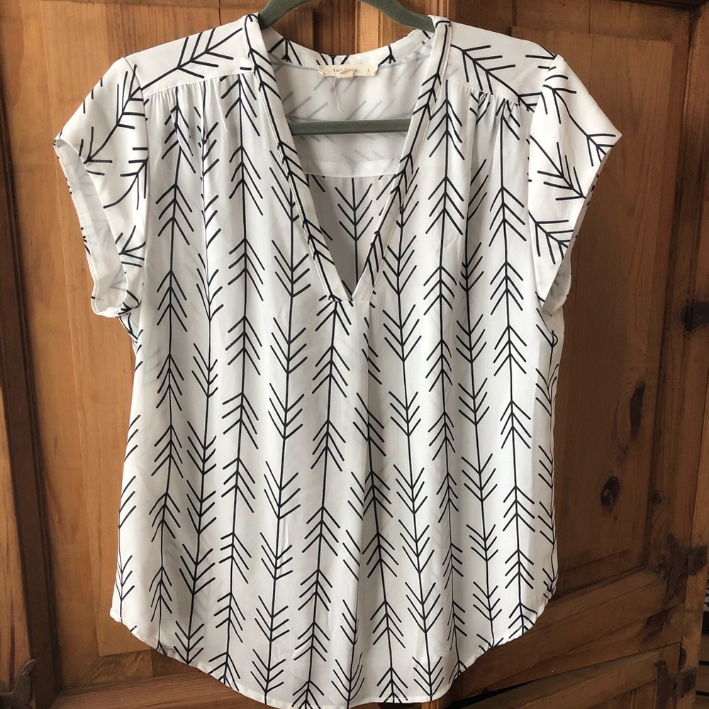 Chiffon Arrow print top